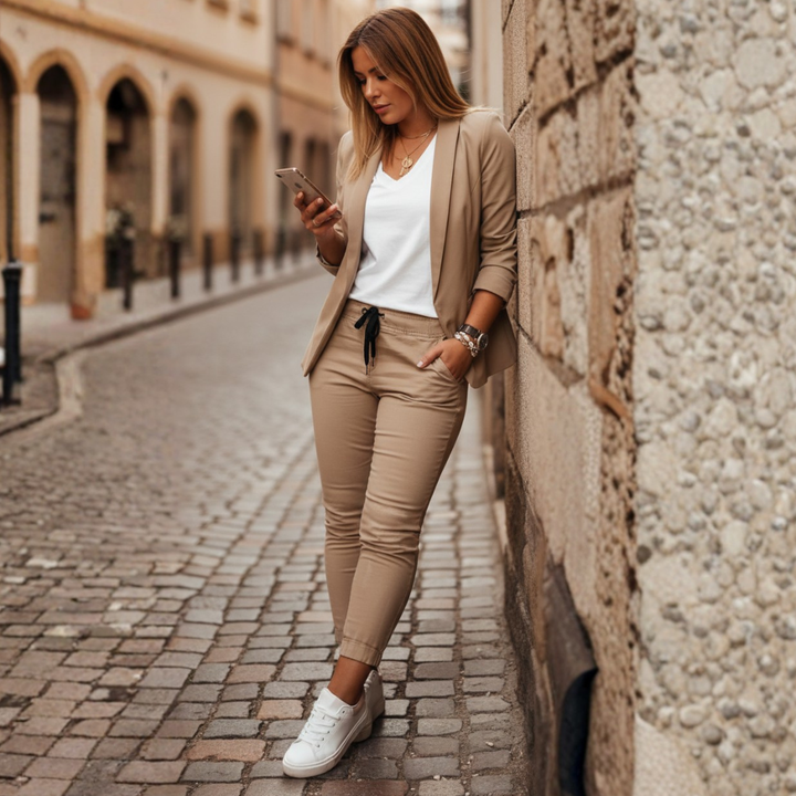 Klara | Dames getailleerd tweedelig broekpak