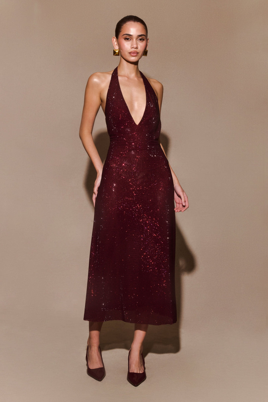 Ballkleider Damen – Glänzendes Maxikleid mit Neckholder