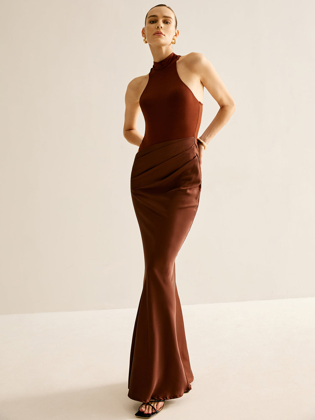 Ballkleider Damen – Maxikleid mit Neckholder und Cut-Out