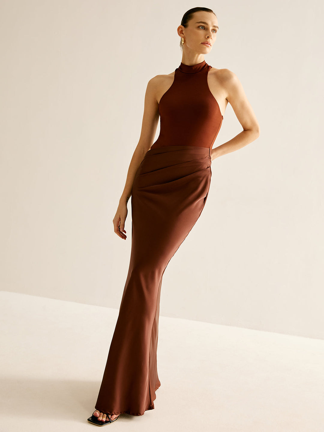 Ballkleider Damen – Maxikleid mit Neckholder und Cut-Out