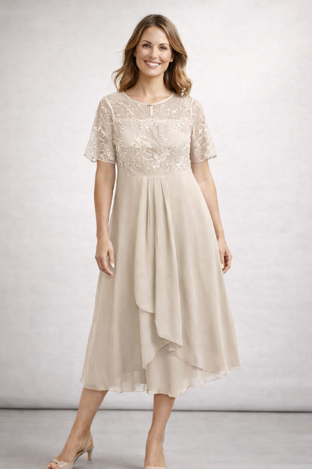 Beatrice | Zartes Spitzen Chiffon Midikleid