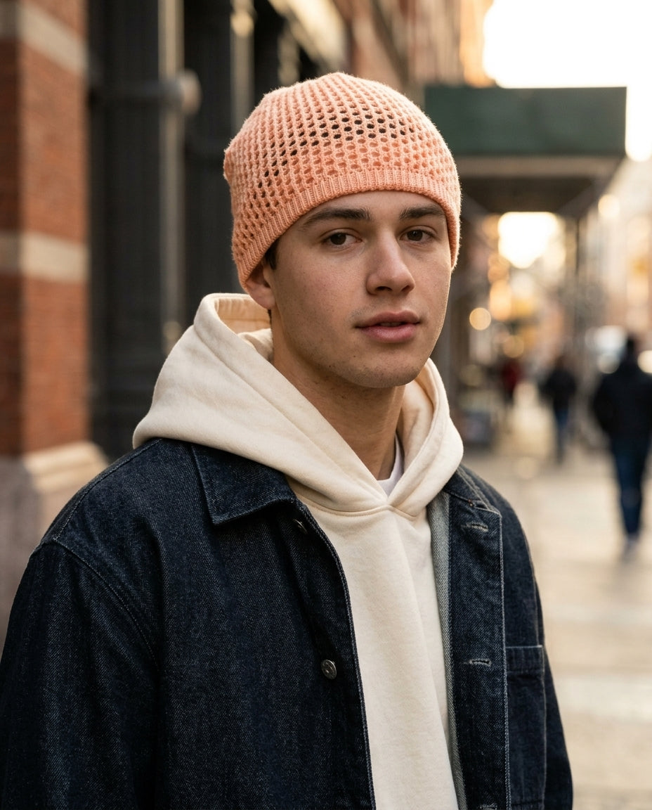 Herren Beanie im offenen Häkelstrick – Pfirsich