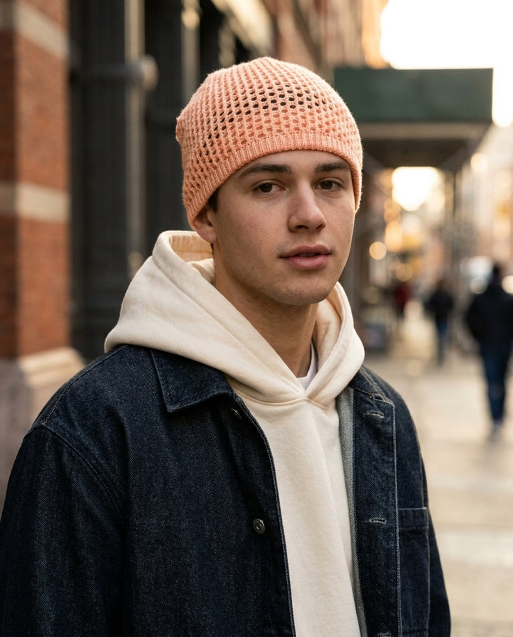 Herren Beanie im offenen Häkelstrick – Pfirsich
