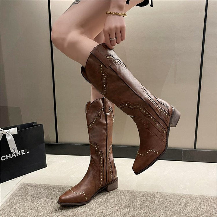 Cowboystiefel Damen mit Nietenakzenten und Blockabsatz