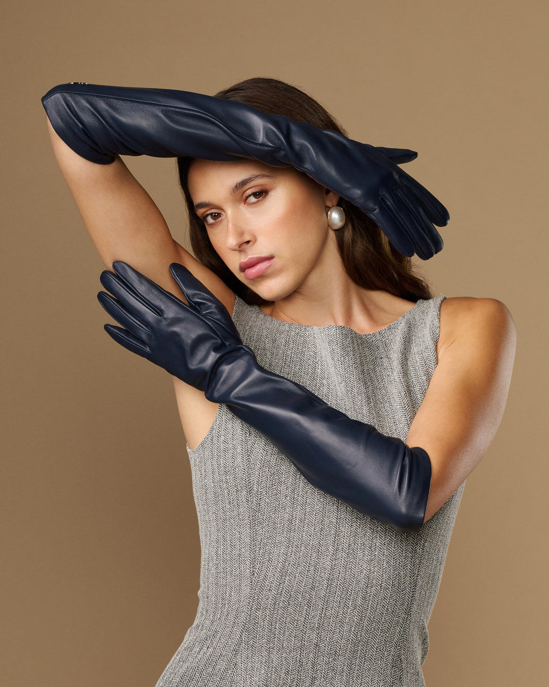Damen Abendhandschuhe in Ellenbogenlänge – Marineblau