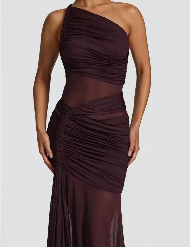 Dames maxi jurk met één schouder, geplooide top en transparante inzetstukken met uitlopende zoom