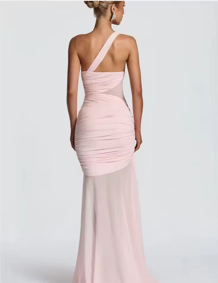 Dames maxi jurk met één schouder, geplooide top en transparante inzetstukken met uitlopende zoom