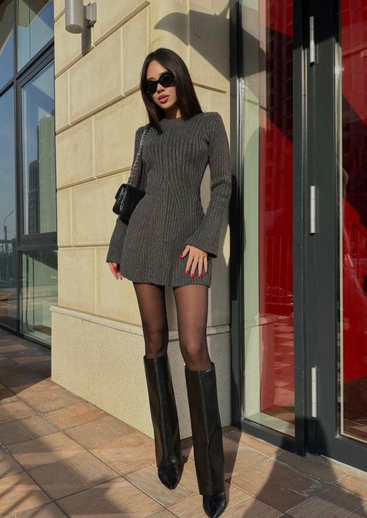 Dames geribde gebreide jurk met ronde hals en lange mouwen