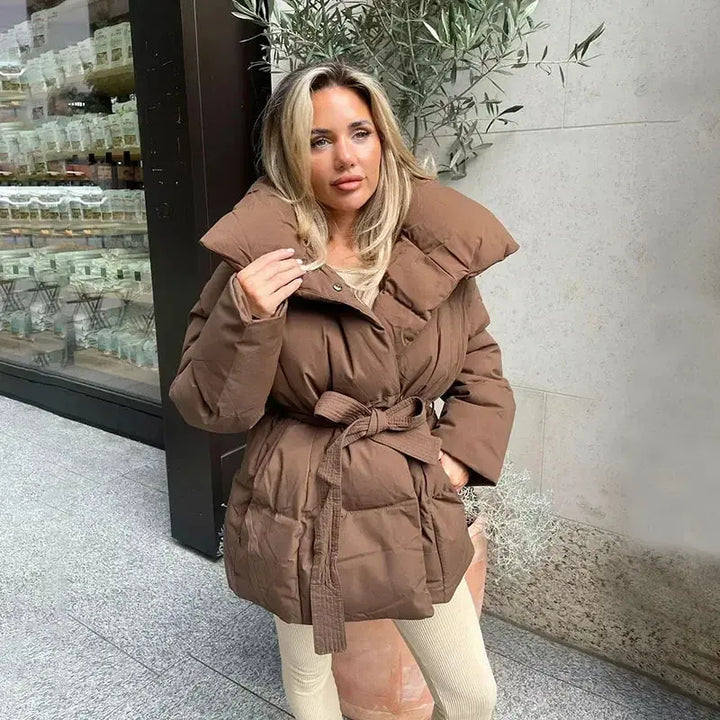 Damen Gesteppte Pufferjacke mit Gürtel breitem Kragen Brusttaschen und gerippten Bündchen