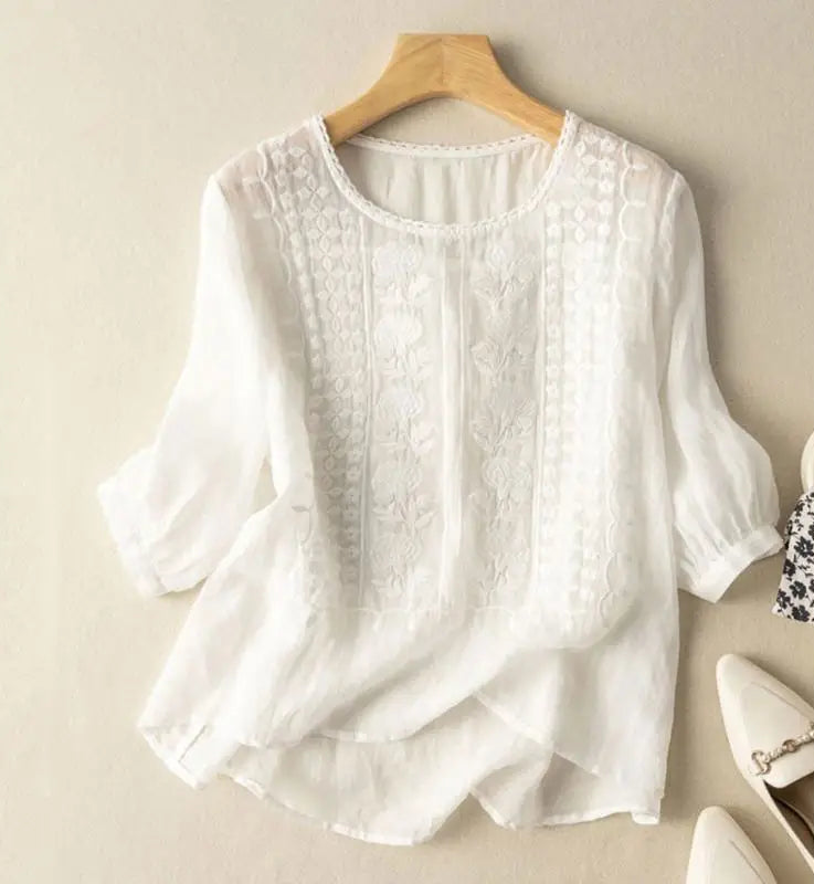 Damesblouse met ronde hals, driekwartmouwen en borduursel