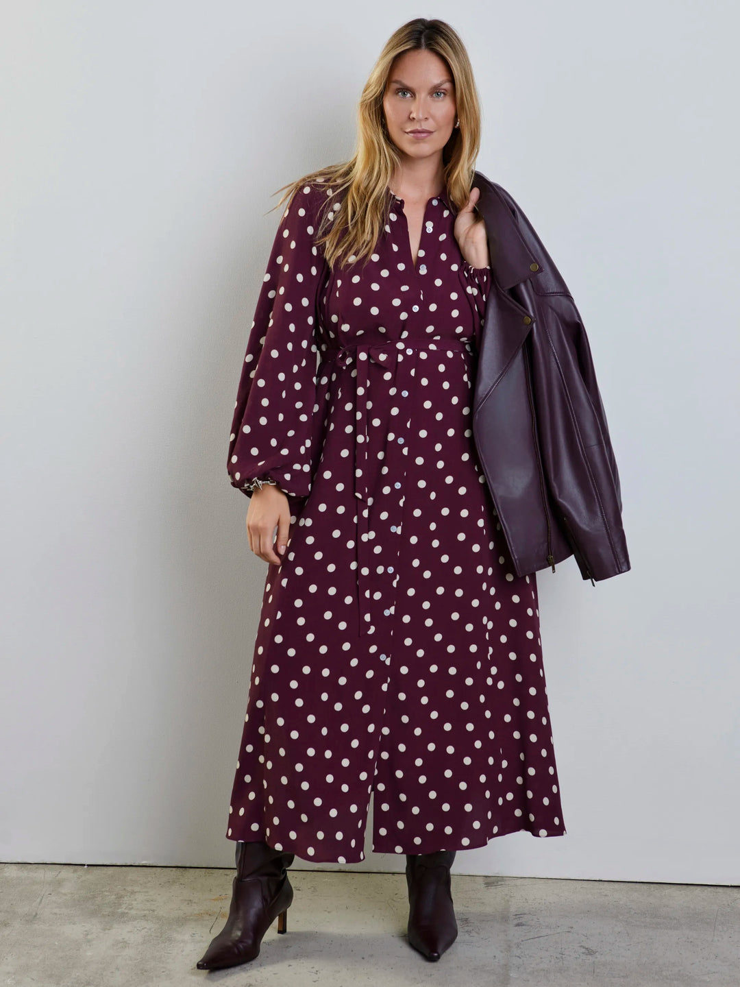 Telse Damen Hemdblusenkleid mit Punkten, Bindegürtel und Ballonärmeln