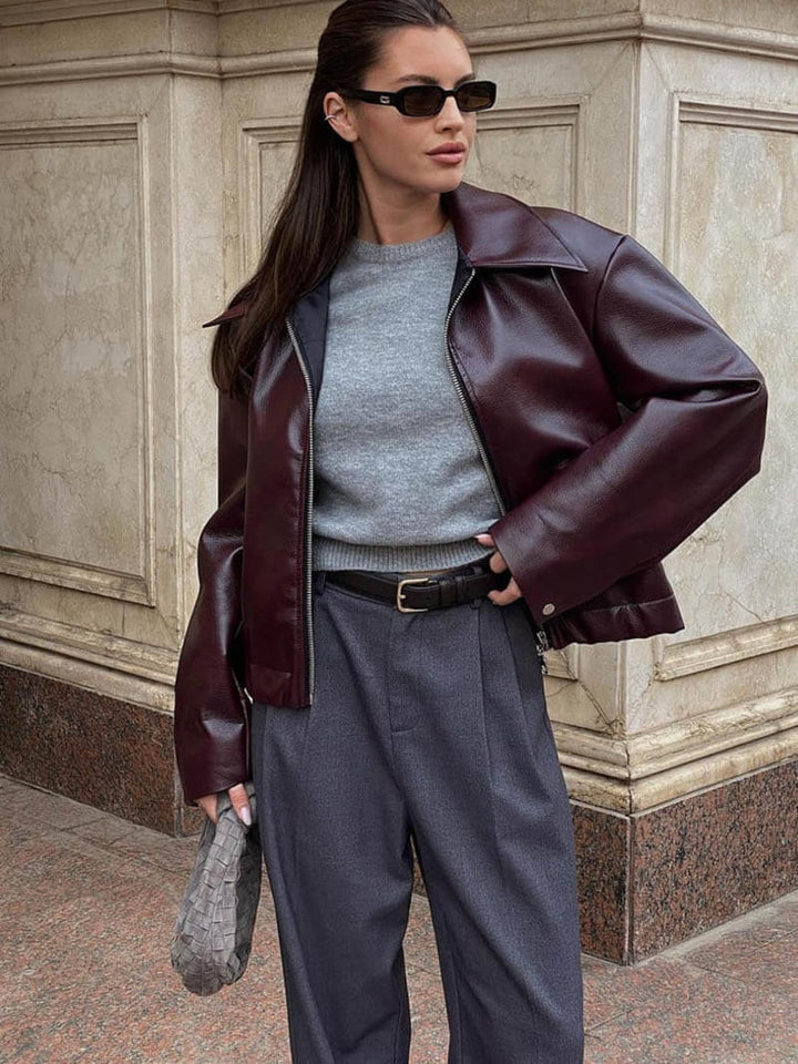 Damesjack met ritssluiting aan de voorkant en reverskraag