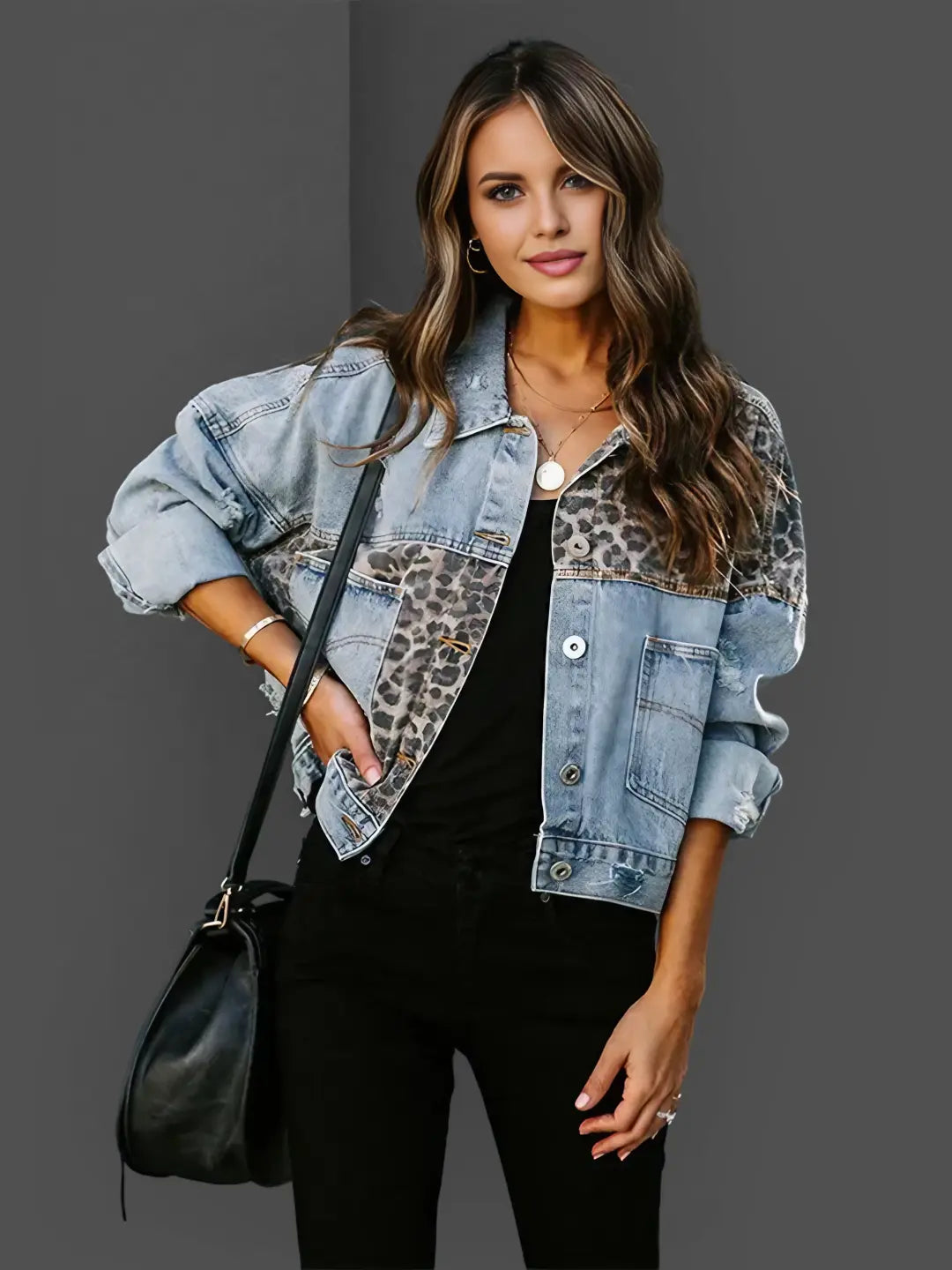 Damen Jeansjacke mit Leopardenmuster-Patchwork und ausgefransten Kanten