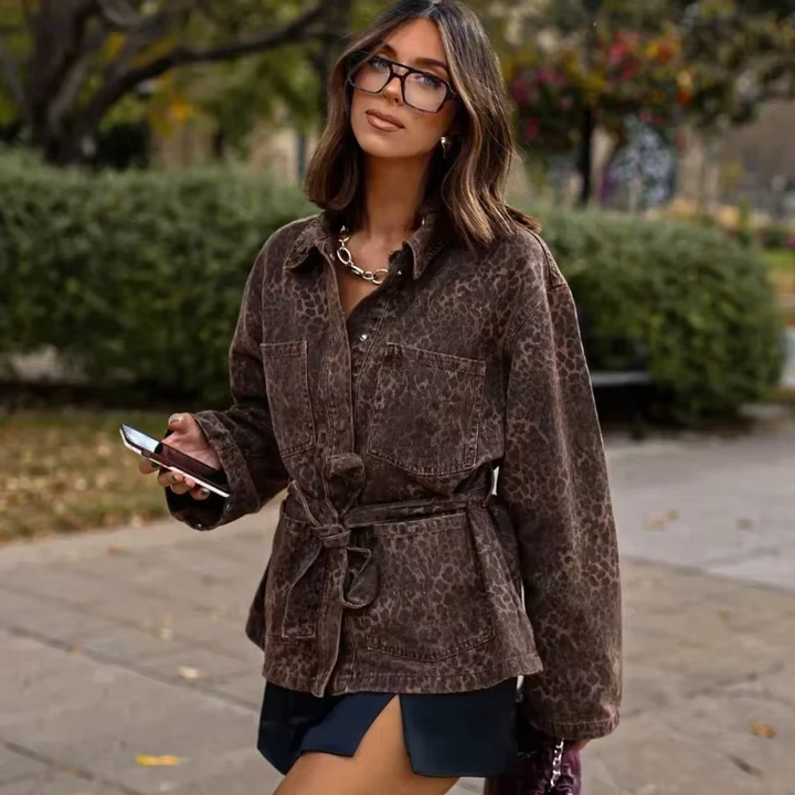 Damen Jeansjacke mit Leopardenmuster und Bindegürtel