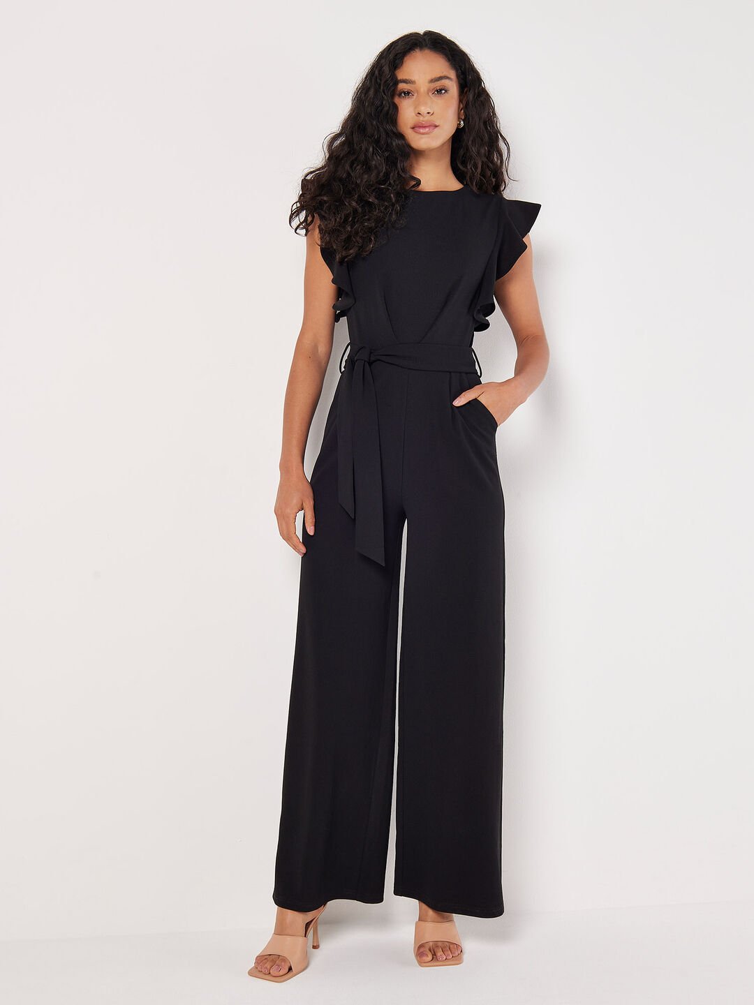 Damen Jumpsuit mit Rüschenärmeln und Bindegürtel