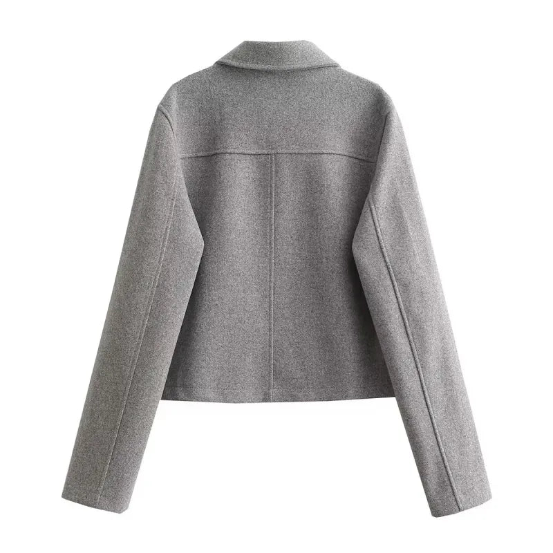 Dames kort jack met overhemdkraag en knoopsluiting en klepzakken