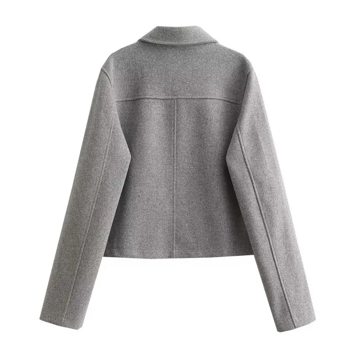 Dames kort jack met overhemdkraag en knoopsluiting en klepzakken
