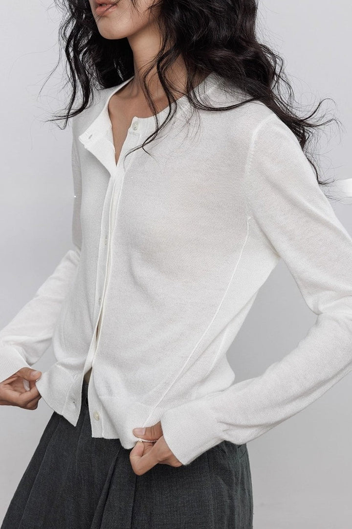 Damesvest met lange mouwen, ronde hals en doorlopende knoopsluiting