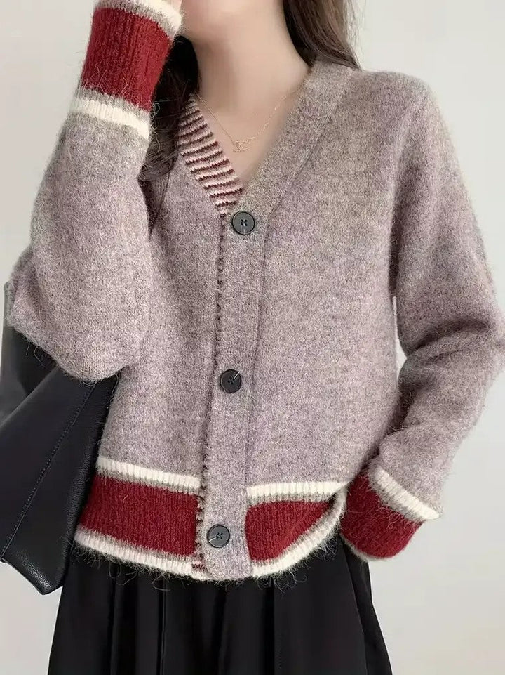 Damen Langarm Strickjacke mit V-Ausschnitt und Drei-Knopf-Leiste in melierter Oberfläche