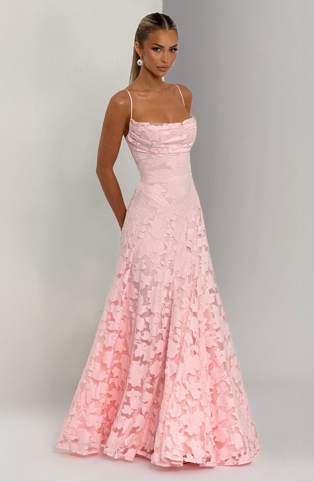 Damen Maxikleid mit Wasserfallausschnitt Spaghettiträgern Blumenmuster und Schnürung am Rücken