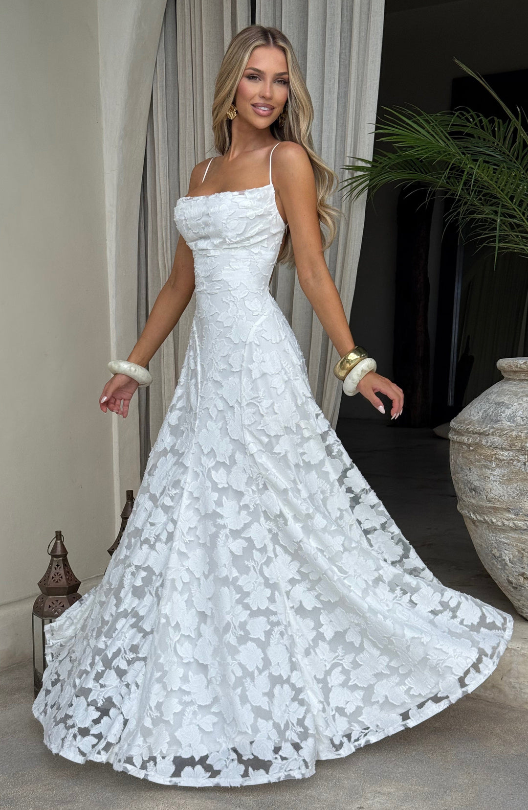 Damen Maxikleid mit Wasserfallausschnitt Spaghettiträgern Blumenmuster und Schnürung am Rücken