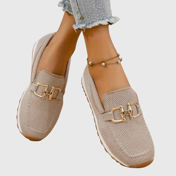 Damen Loafer mit Metallspange und perforierter Oberfläche