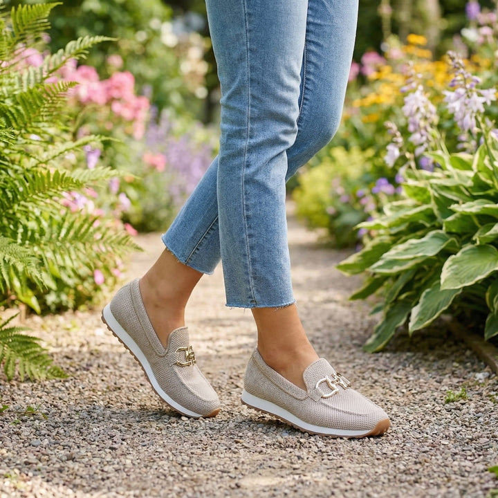 Damen Loafer mit Metallspange und perforierter Oberfläche