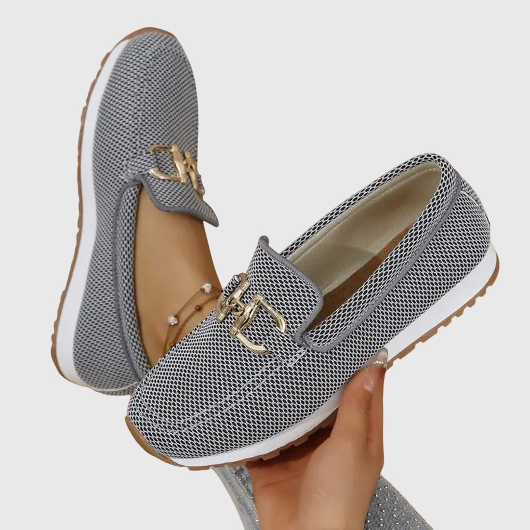Damen Loafer mit Metallspange und perforierter Oberfläche