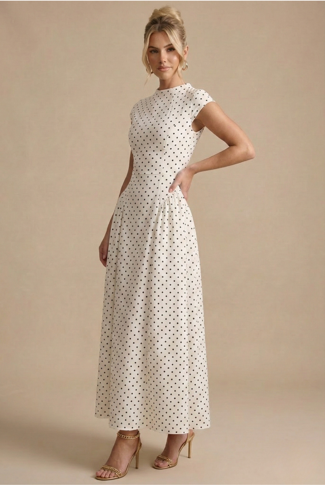 Dames maxi-jurk met ronde hals en polkadotprint