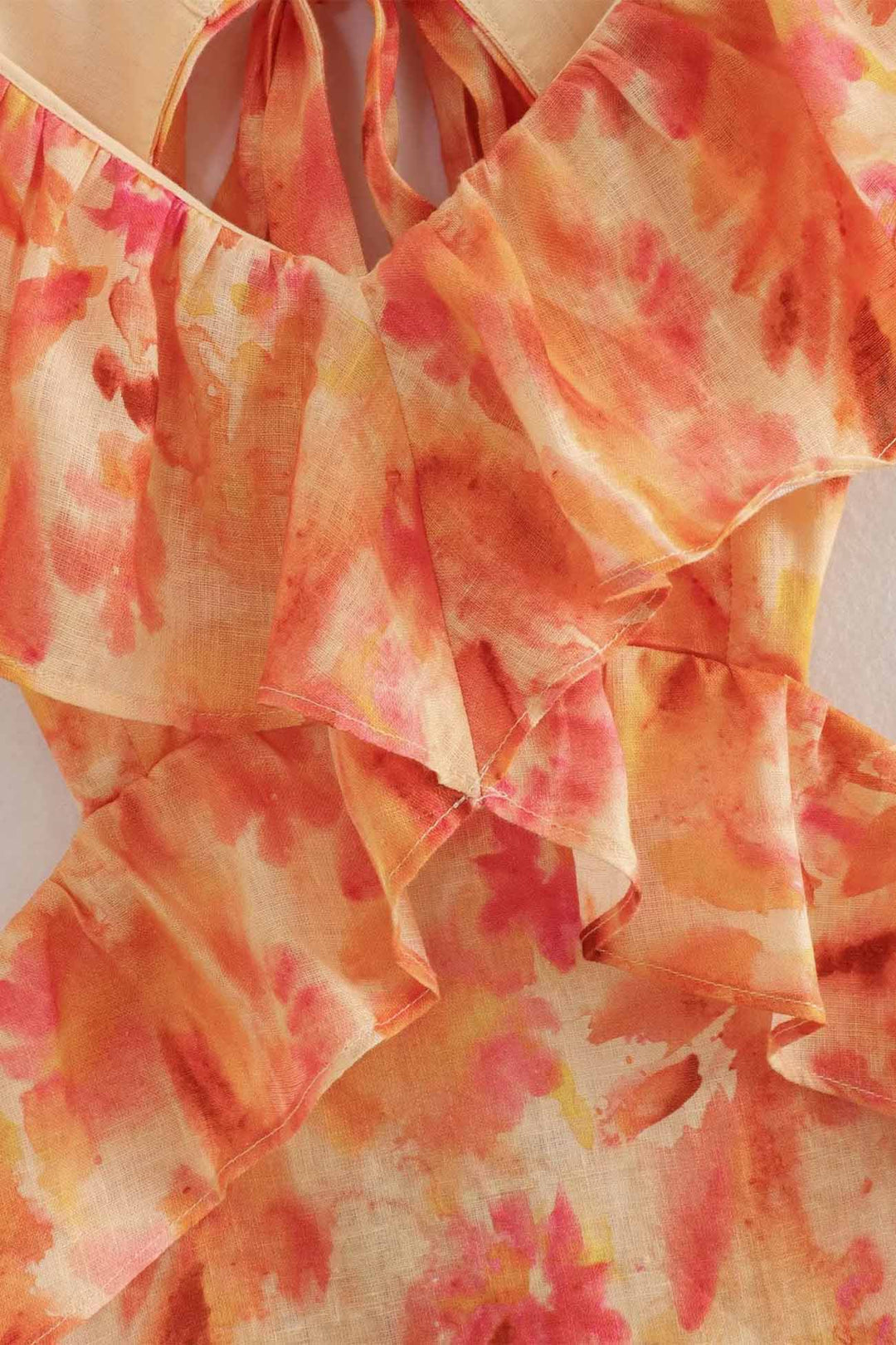 Maxi-jurk voor dames met V-hals en ruchesbandjes met zijdelingse cut-outs en striksluiting aan de achterkant