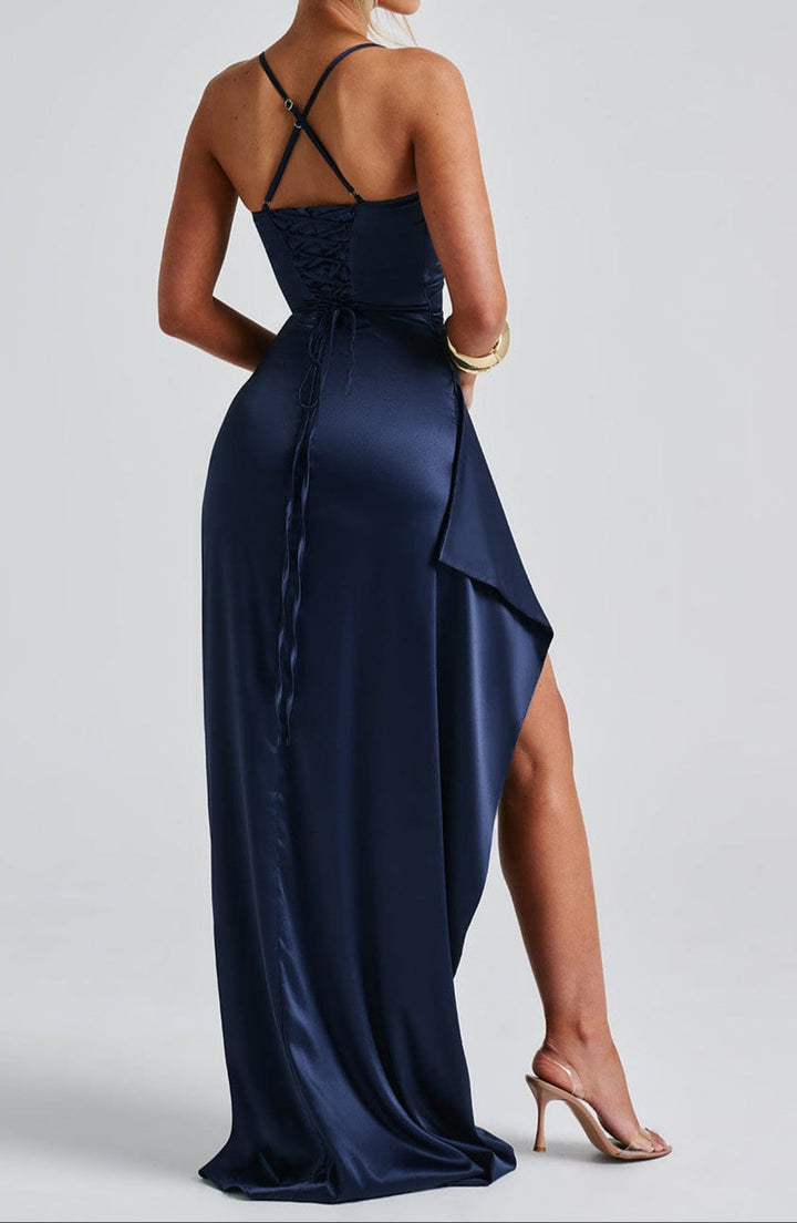 Dames maxi-jurk met V-hals en spaghettibandjes met veterdetail aan de achterkant en zijsplit