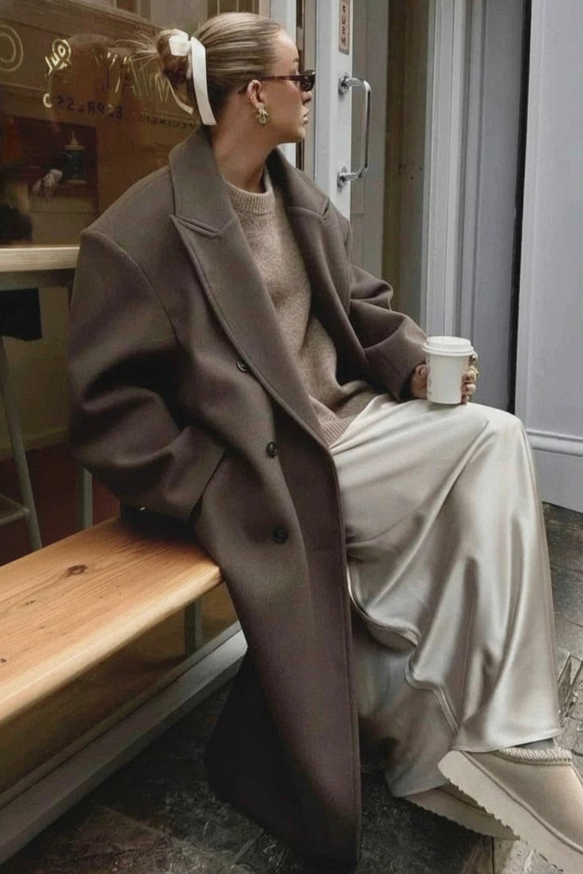 Dames maxi-jas met reverskraag en dubbele knoopsluiting