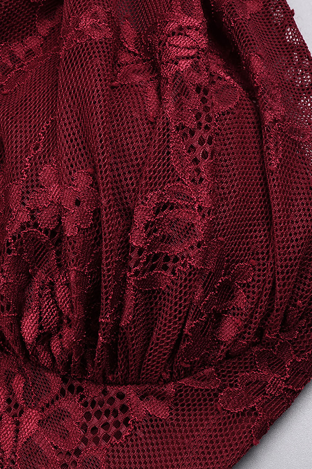 Dames maxi-jurk met één schouder, kanten patroon en geplooide rok