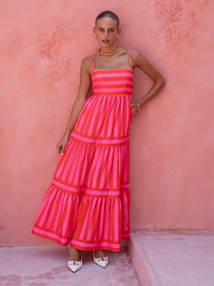 Dames maxi-jurk met rechte hals en spaghettibandjes, gelaagde rok en streeppatroon