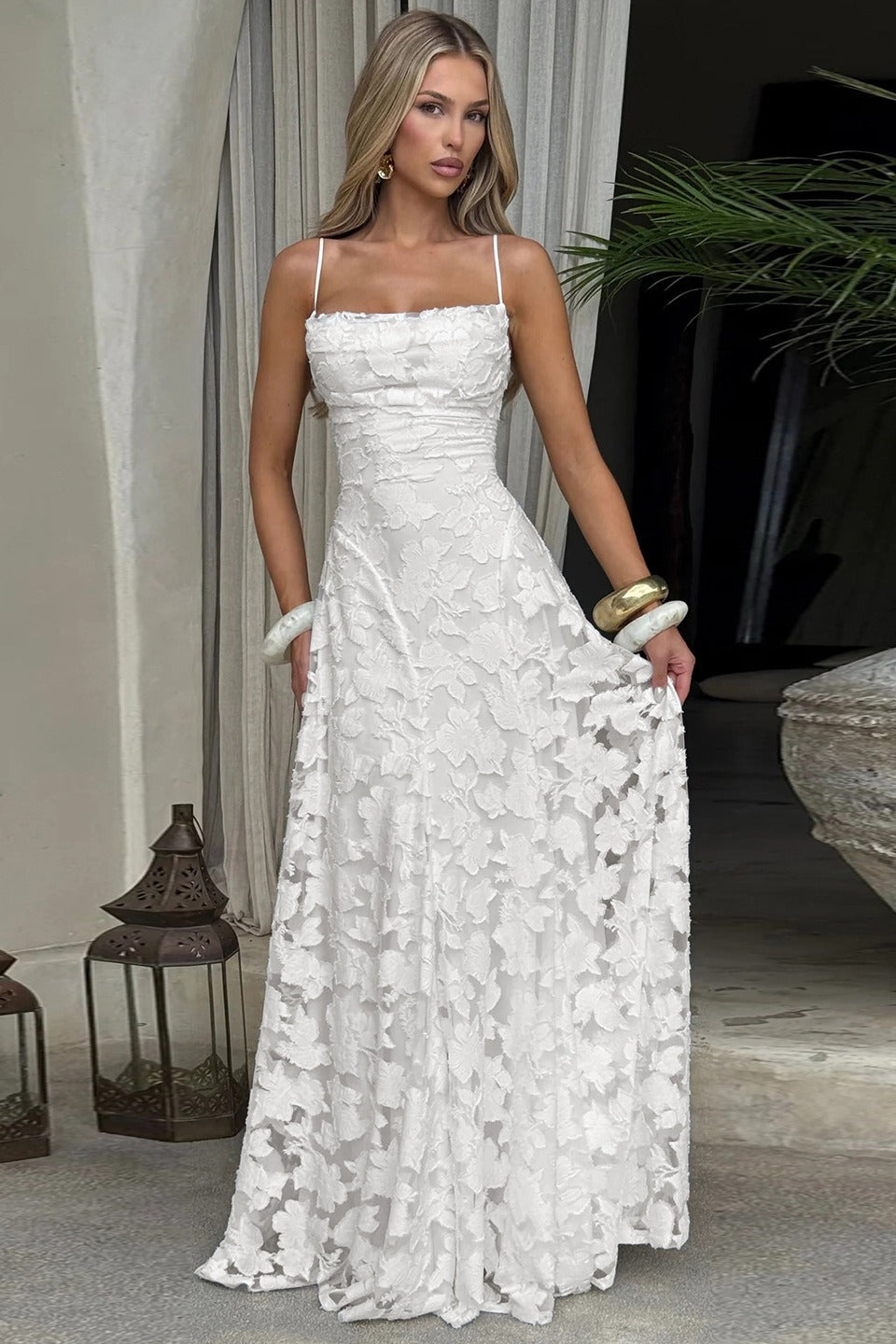 Damen Maxikleid mit Spaghettiträgern Drapiertem Ausschnitt Schnürung am Rücken und Floralen Applikationen