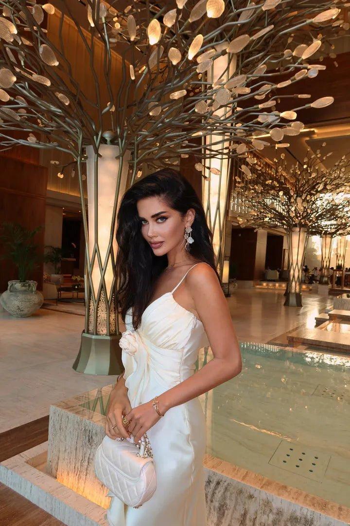 Dames maxi-jurk met V-hals en spaghettibandjes met rozet en ruches