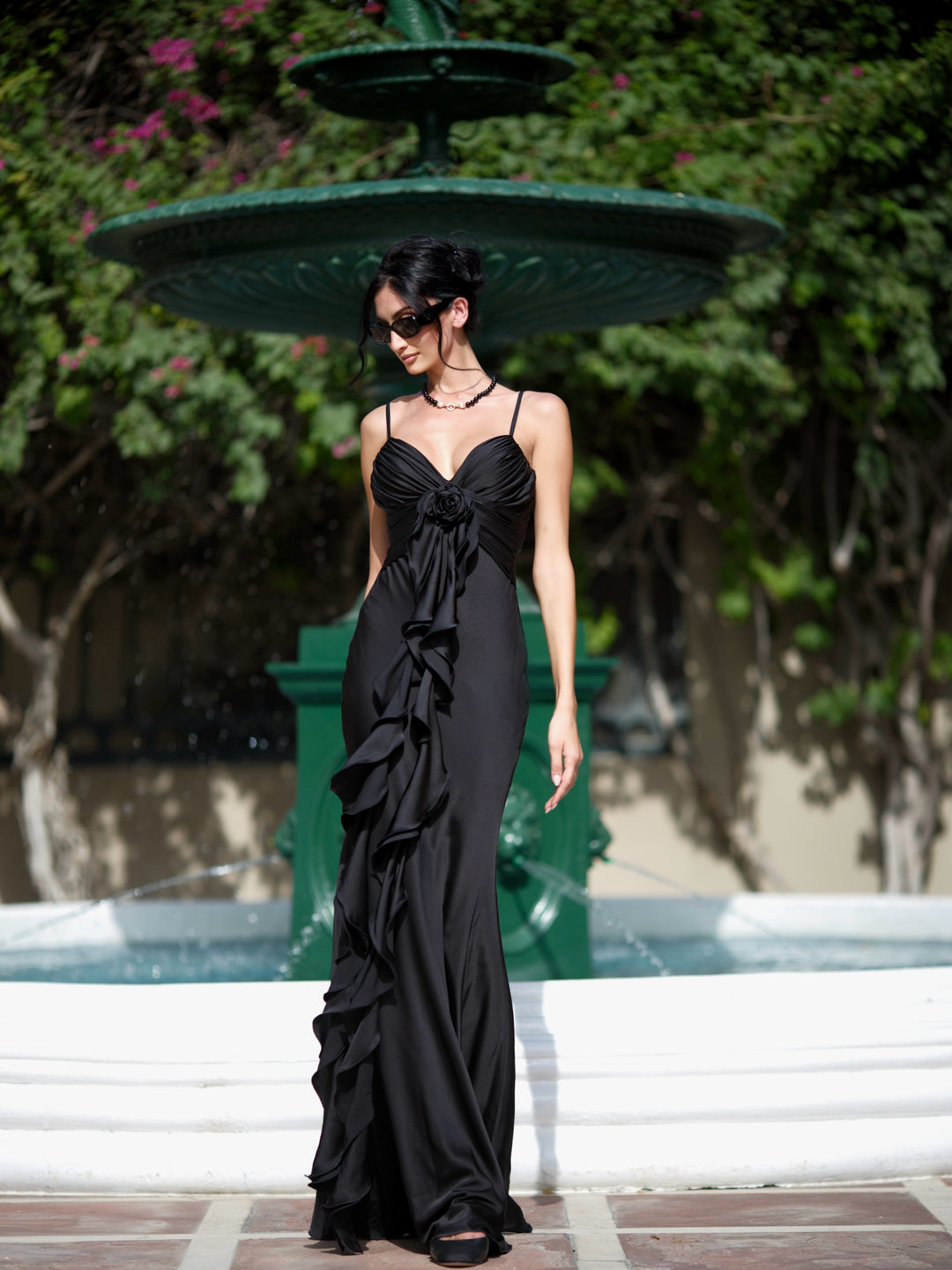 Dames maxi-jurk met V-hals en spaghettibandjes met rozet en ruches