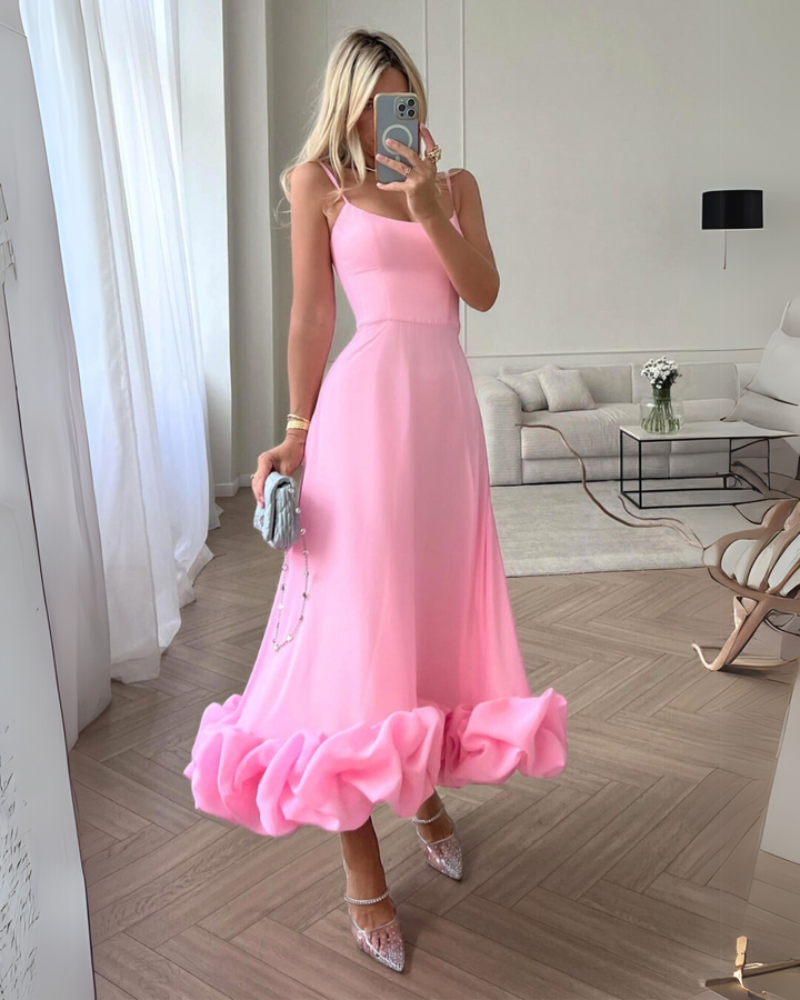 Dames midijurk met spaghettibandjes, rechte halslijn en rucheszoom