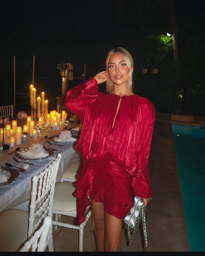 Dames minijurk met strikhals, pofmouwen, geplooid oppervlak en gelaagde zoom