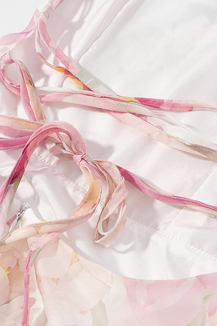 Dames minijurk met halterband en gegolfde kraag en gelaagde ruchesrok