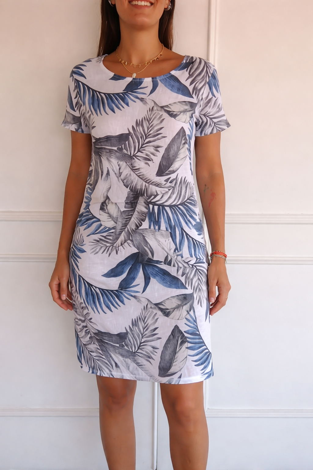 Dames mini jurk met ronde hals, korte kapmouwtjes, steekzakken en rechte zoom