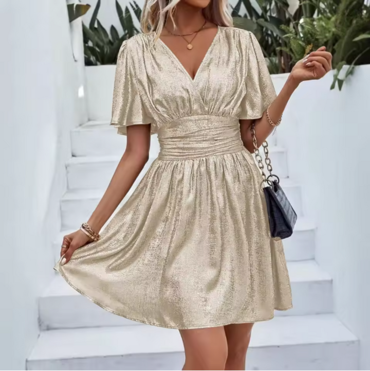 Dames minijurk met V-hals, wikkeloptiek, fladdermouwen en geplooide taille