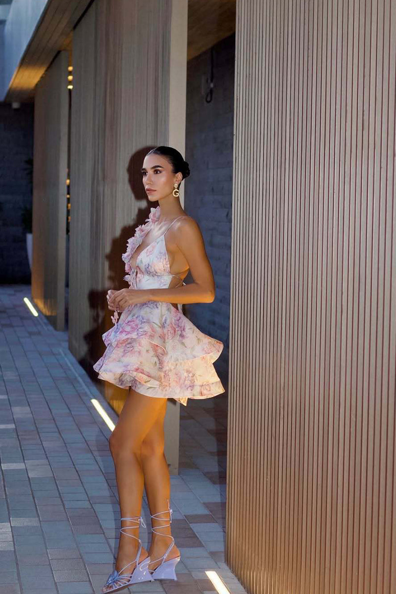 Dames minijurk met twee bandjes en ruchesapplicatie en gelaagde ruchesrok