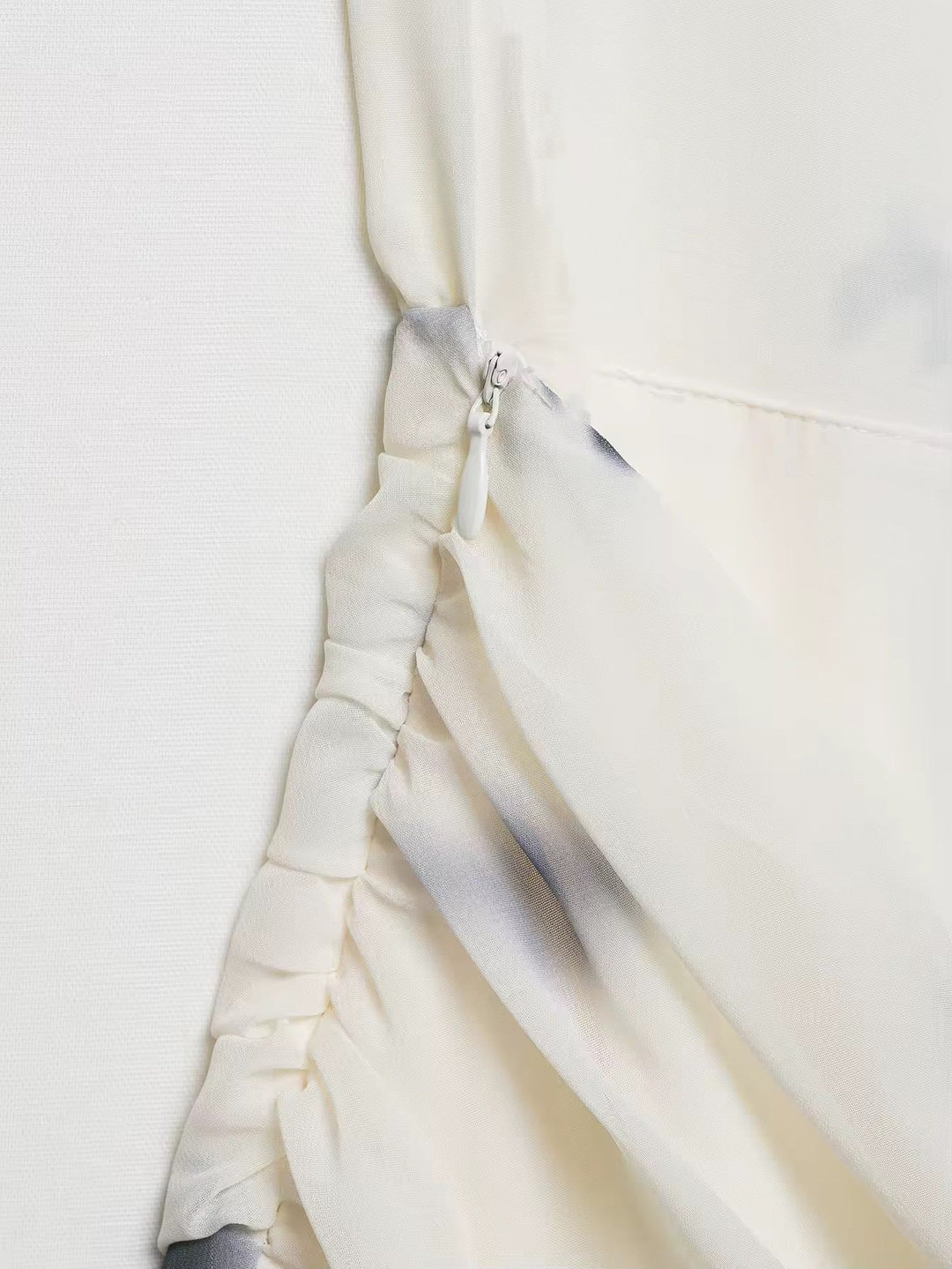 Dames halter maxi-jurk met vlinderprint en open rug met geplooide taille