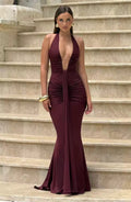 Dames halter maxi-jurk met diepe V-hals en doorlopende ruches