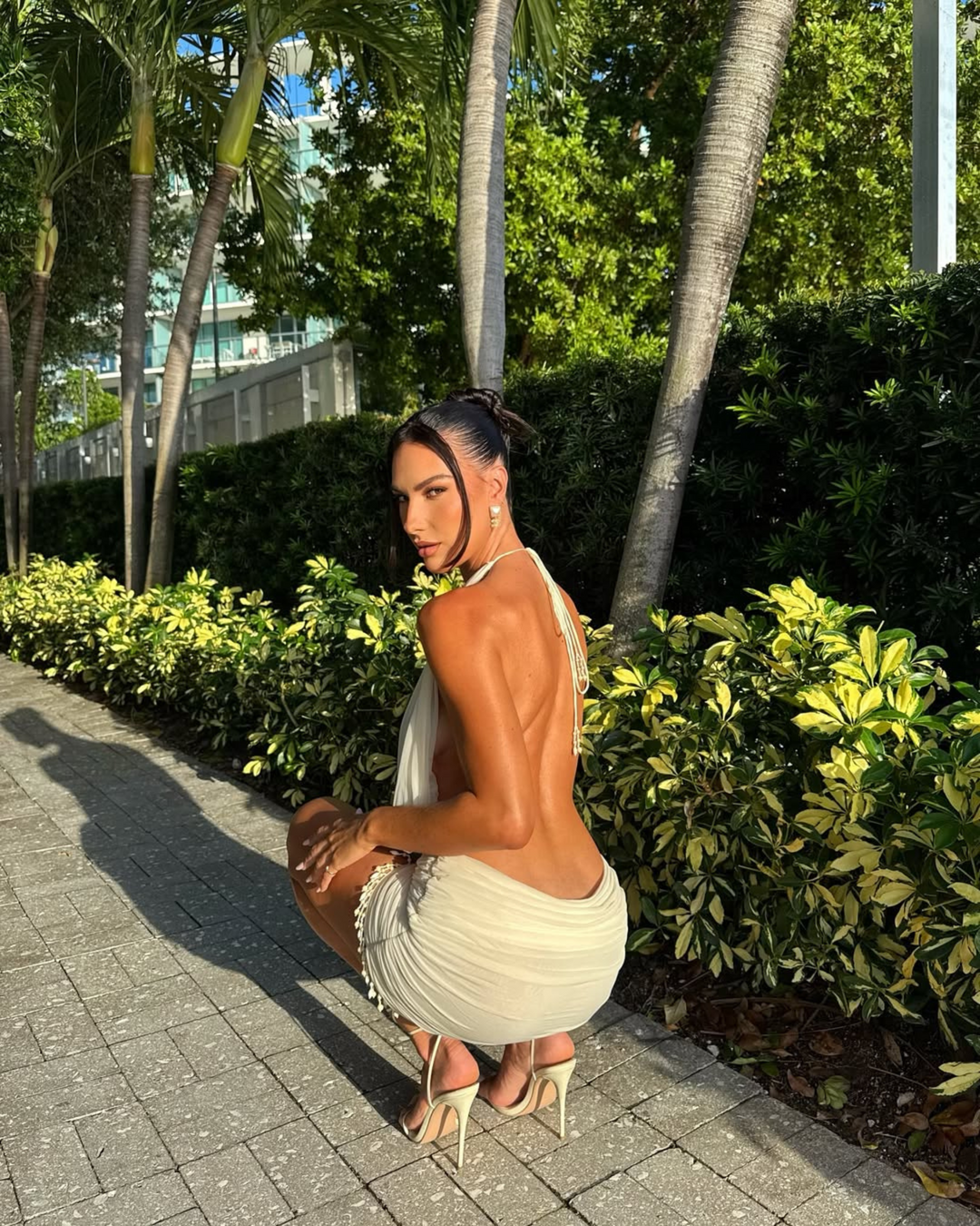 Dames halter-minijurk met geplooid lijfje en franjezoom