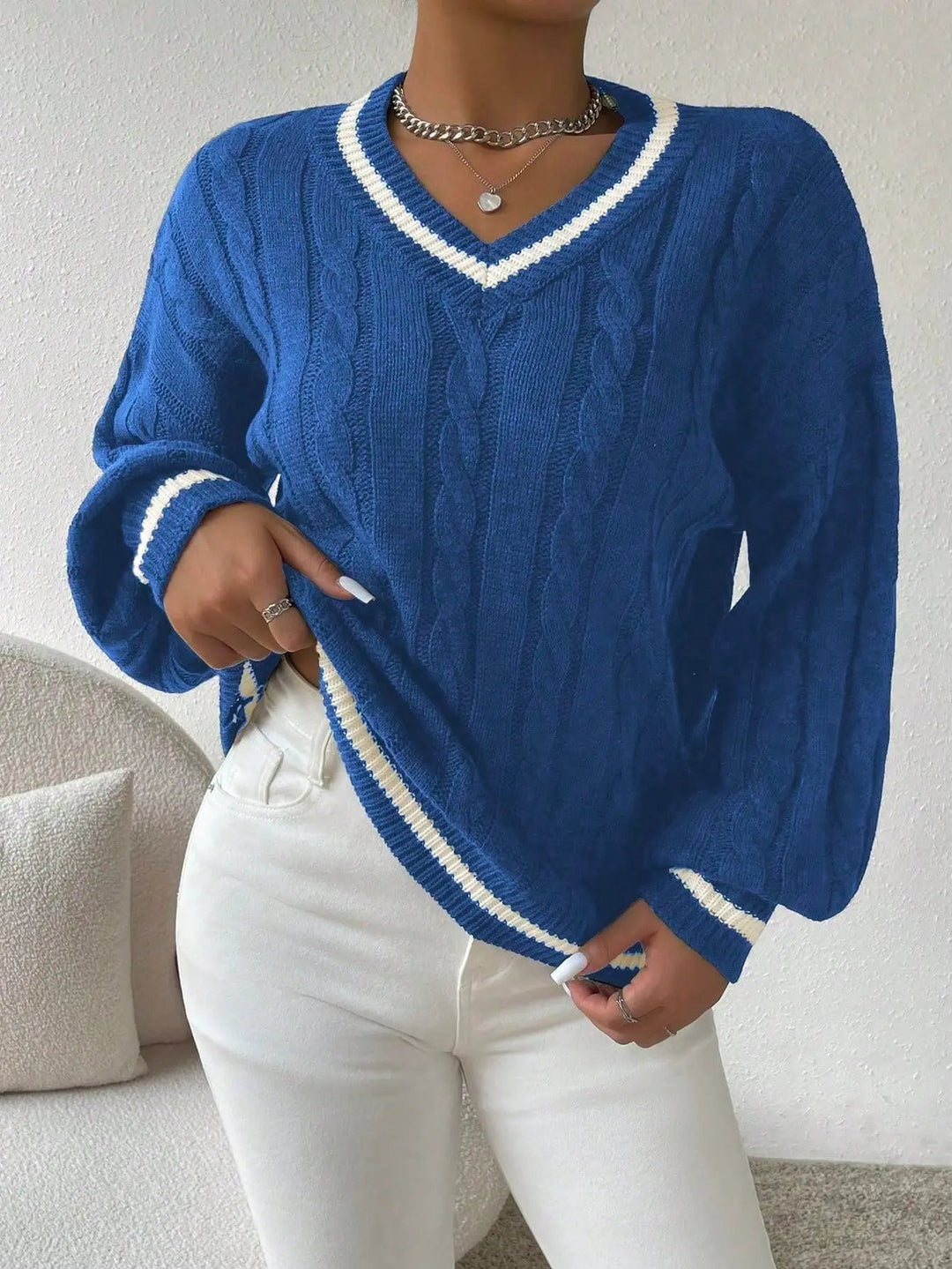 Damen Pullover mit V-Ausschnitt, Zopfmuster und Streifendetail