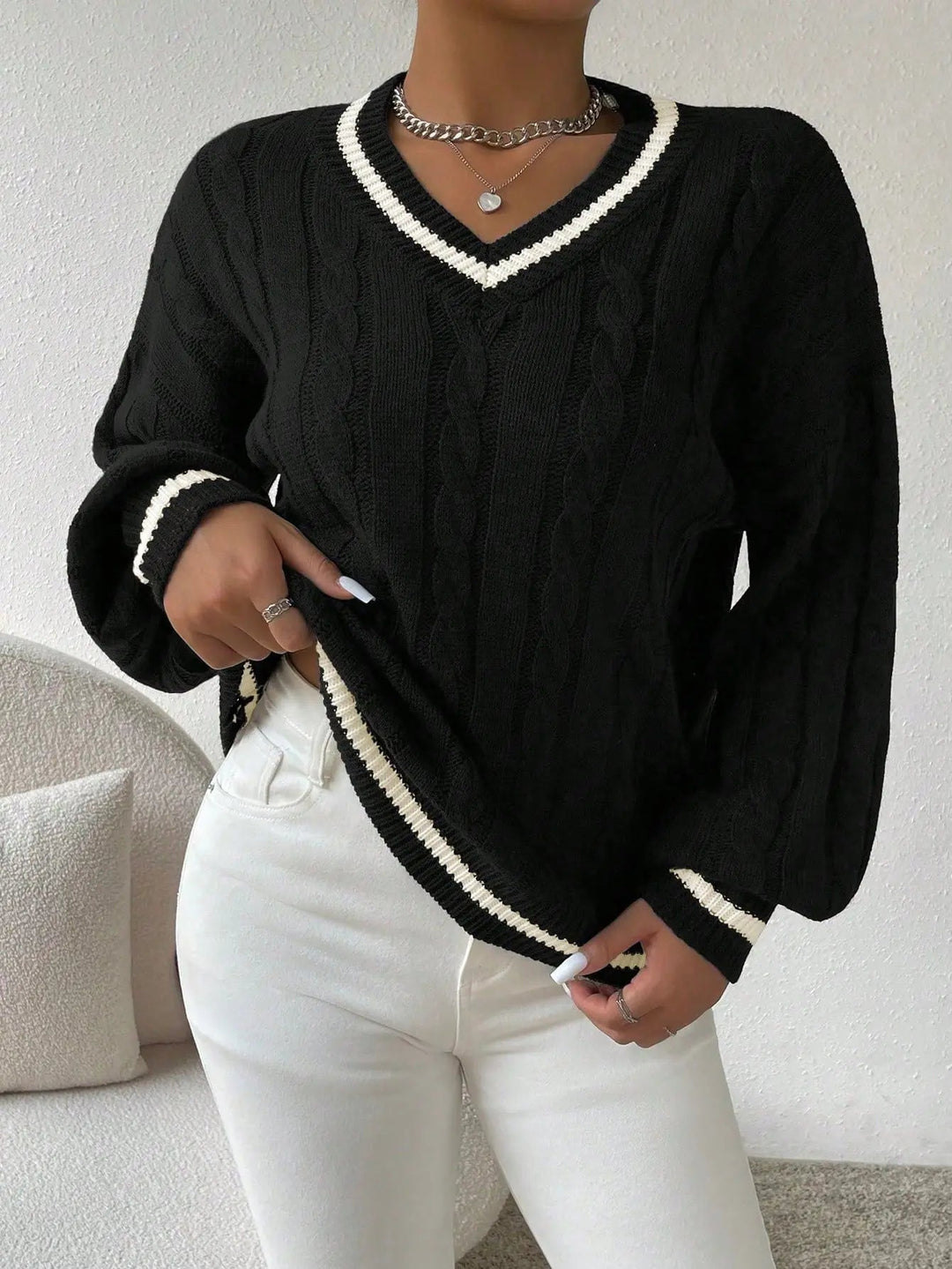 Damen Pullover mit V-Ausschnitt, Zopfmuster und Streifendetail