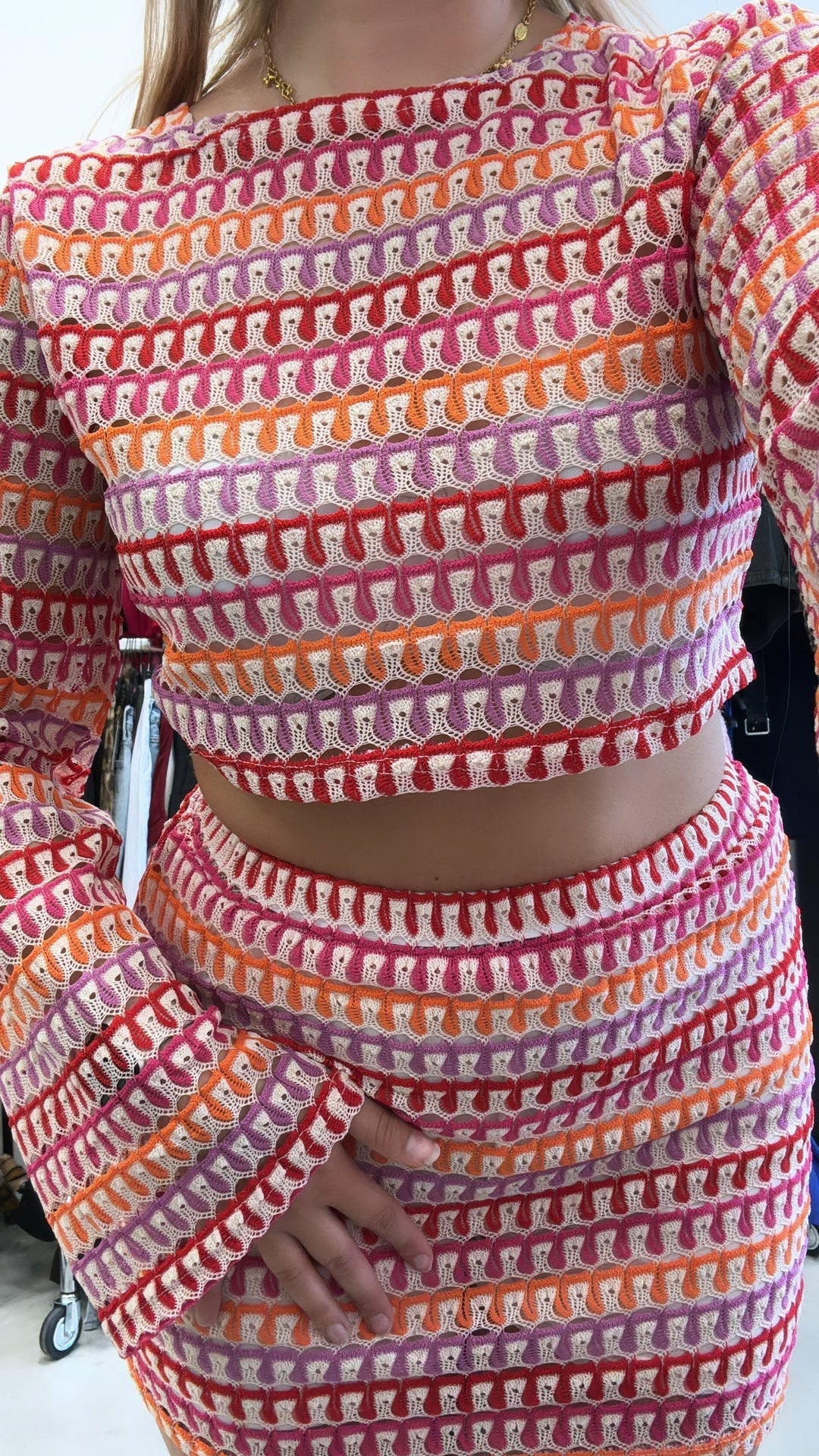 Dames set voor vrouwen met meerkleurig patroon, crop-top met lange mouwen en minirok