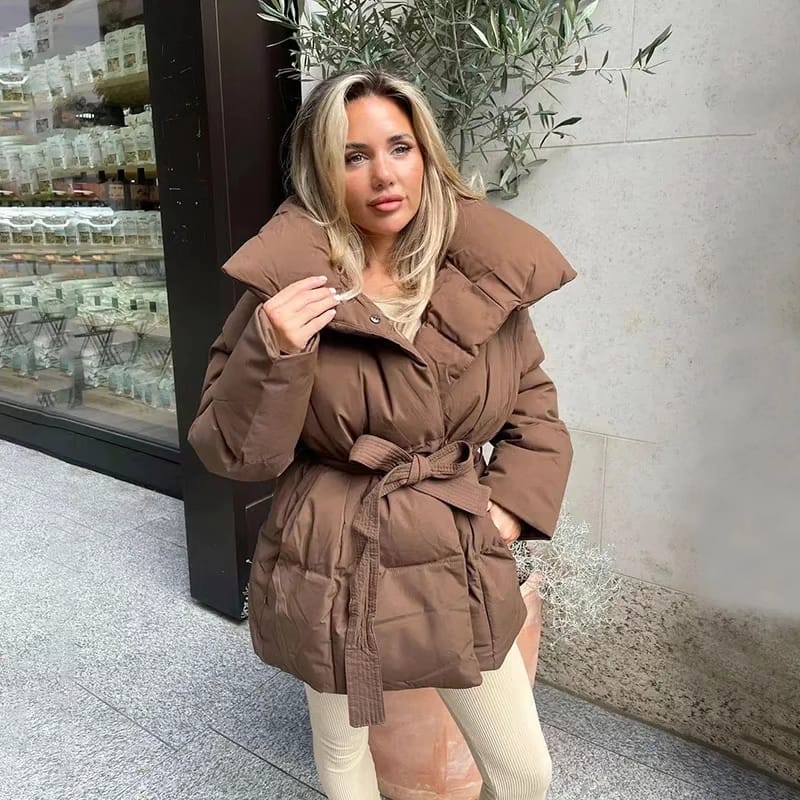 Damen Steppjacke mit übergroßem Stehkragen und Bindegürtel